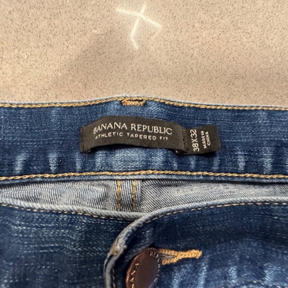 Men's Banana Republic Athletic Tapered Fit 38x32 Medium Wash Jeans - Picture 5 of 8